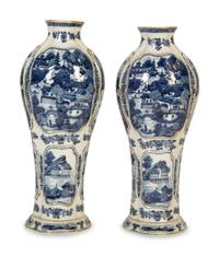 A Pair of Chinese Export Blue and White Porcelain Vases