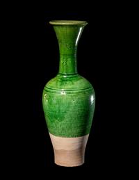 A Chinese Green Glazed Vase