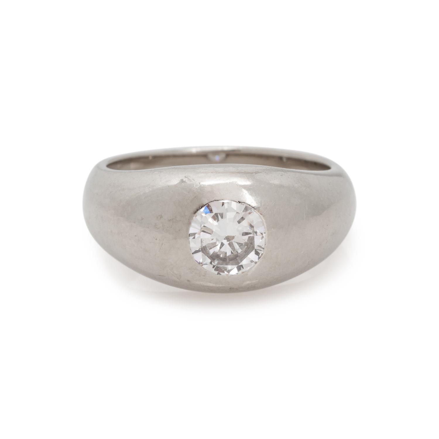 WHITE GOLD AND DIAMOND RING