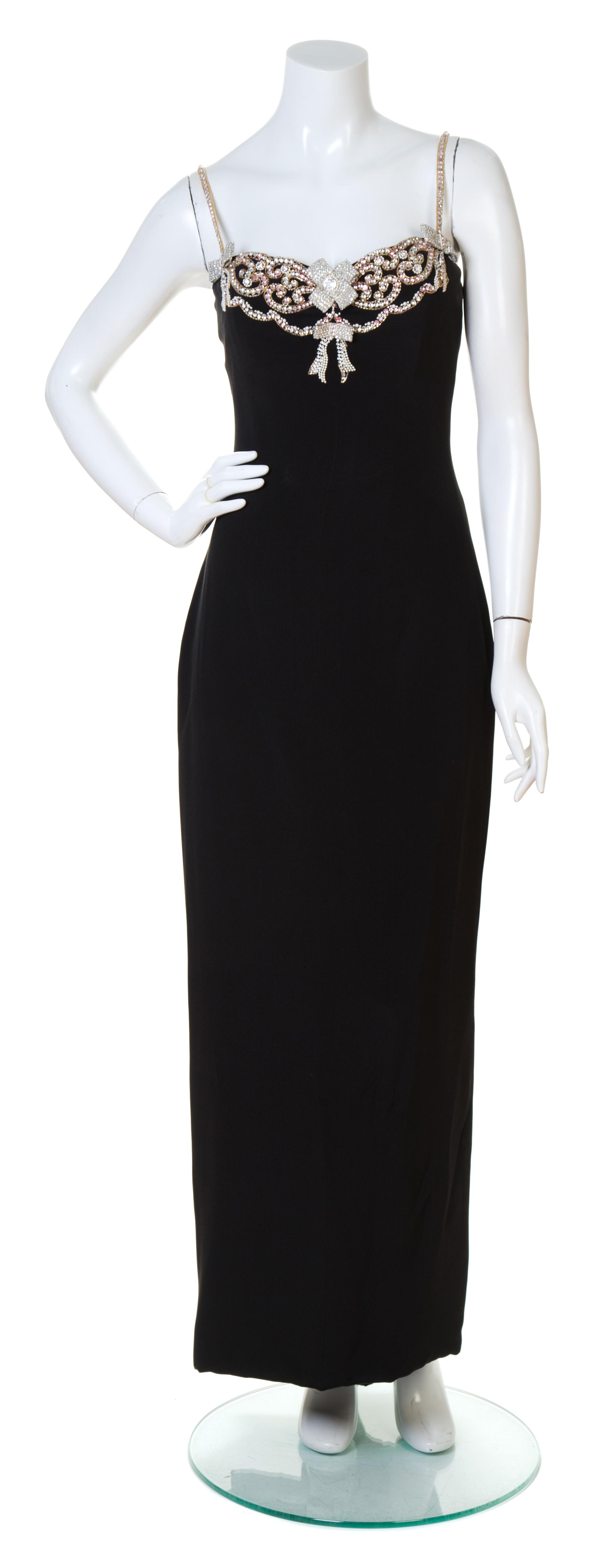 A Carolyne Roehm Black Silk Gown, Size 6.
