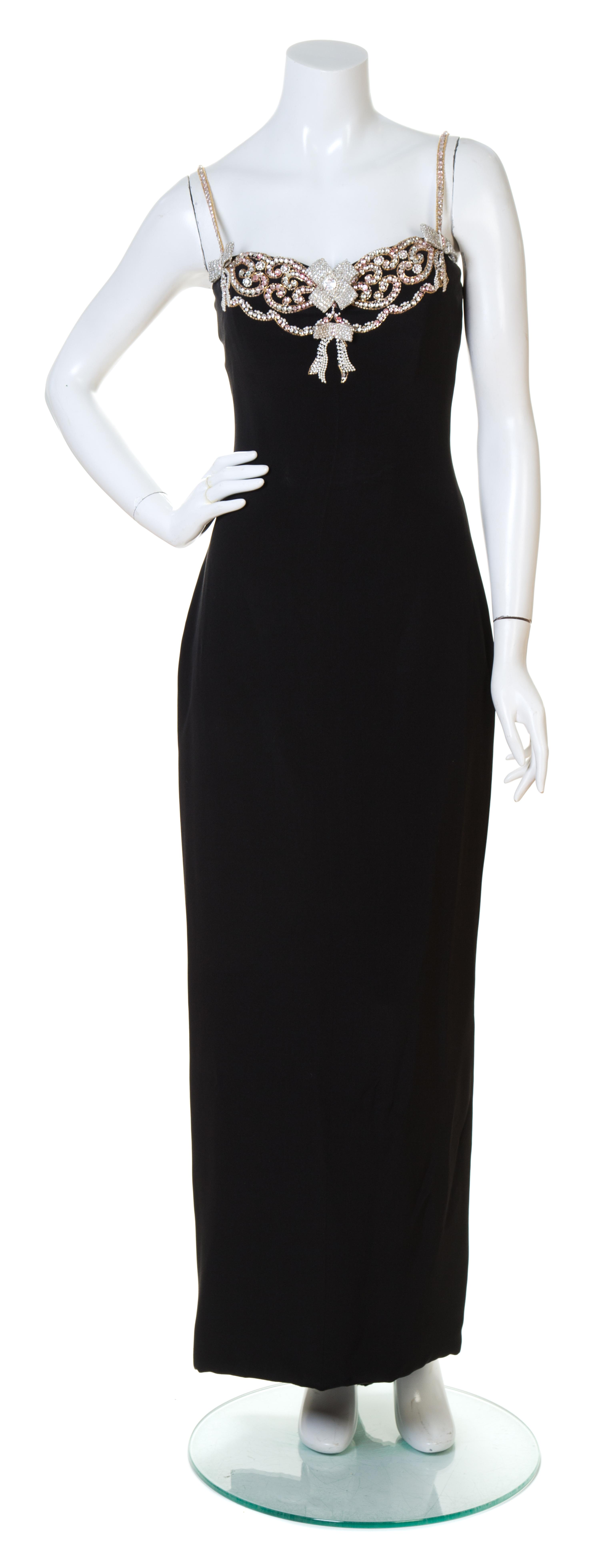 A Carolyne Roehm Black Silk Gown, Size 6.