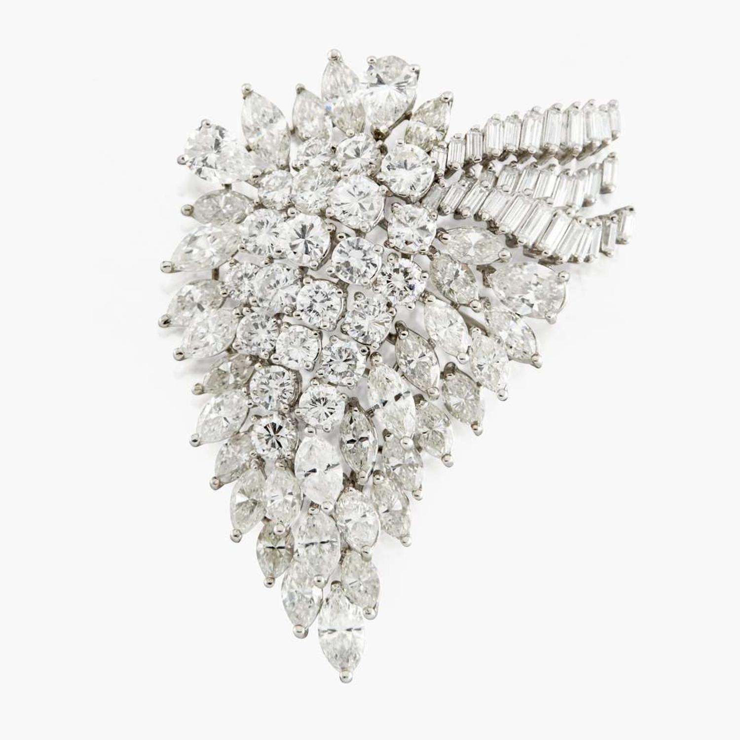 A diamond and white gold pendant/brooch