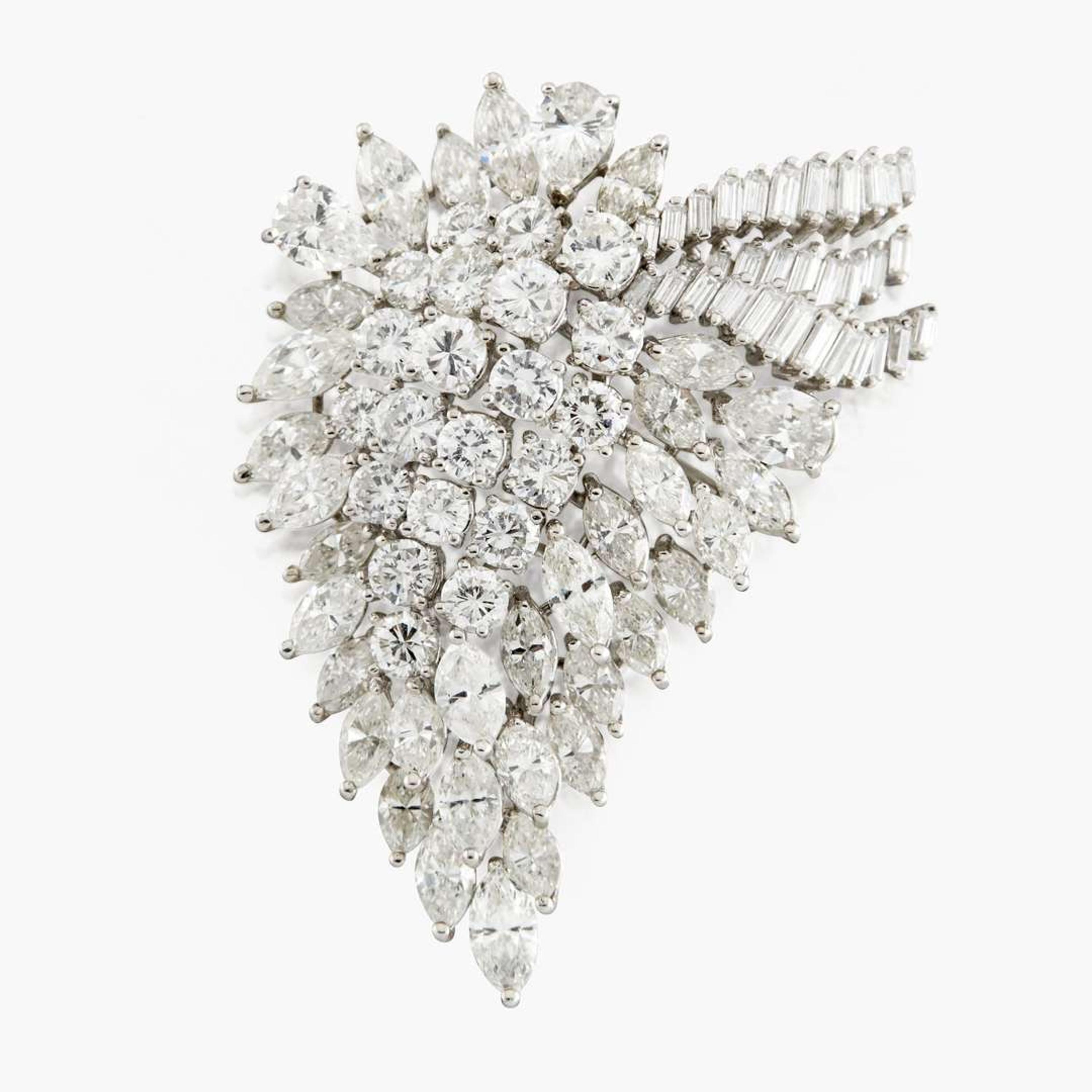 A diamond and white gold pendant/brooch