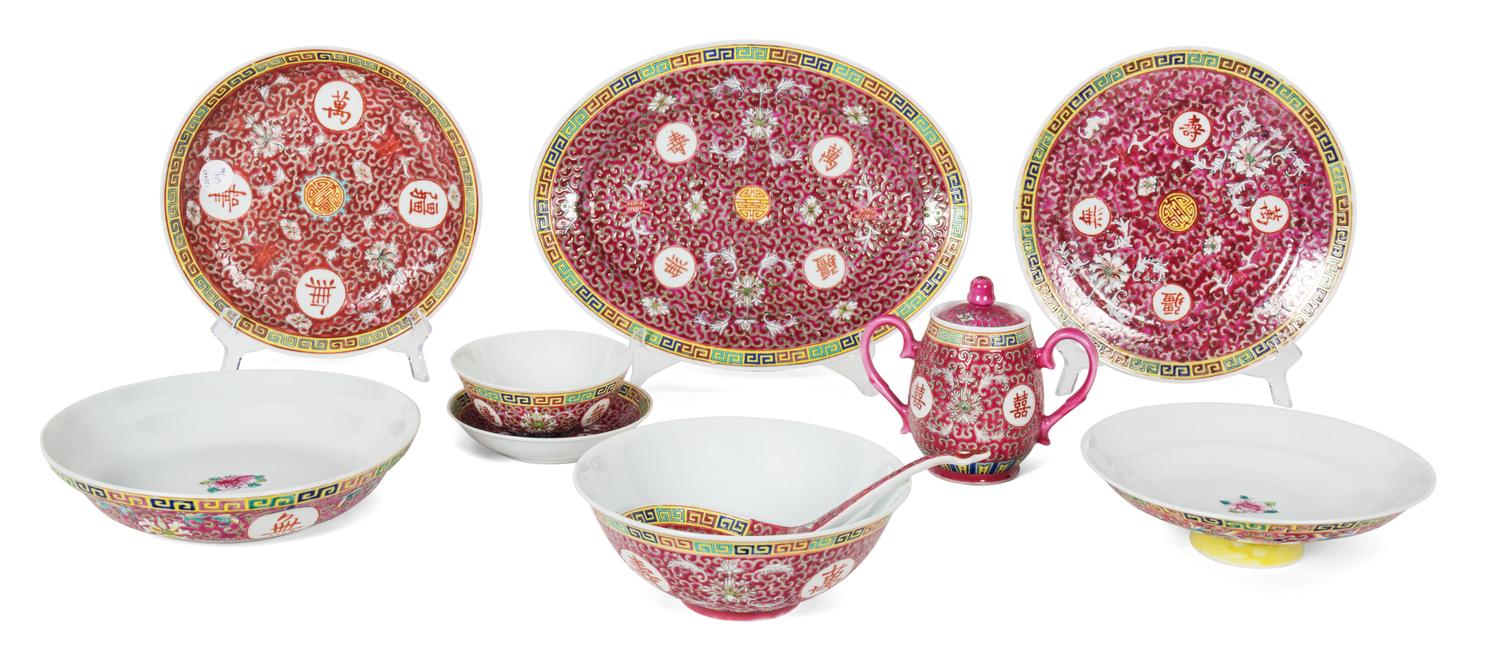 Thirty-Eight Chinese Export Porcelain Articles Length of platter 13 inches. — 20TH CENTURY