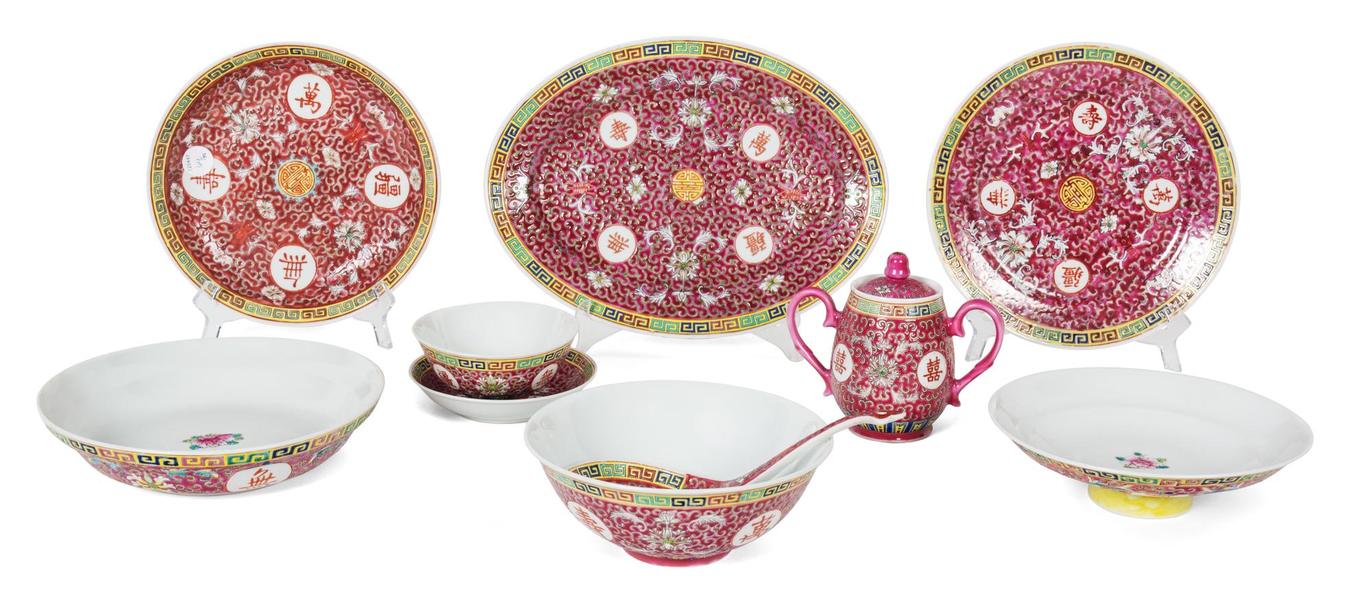Thirty-Eight Chinese Export Porcelain Articles Length of platter 13 inches. — 20TH CENTURY