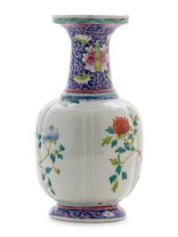 A Chinese Famille Rose Porcelain Vase