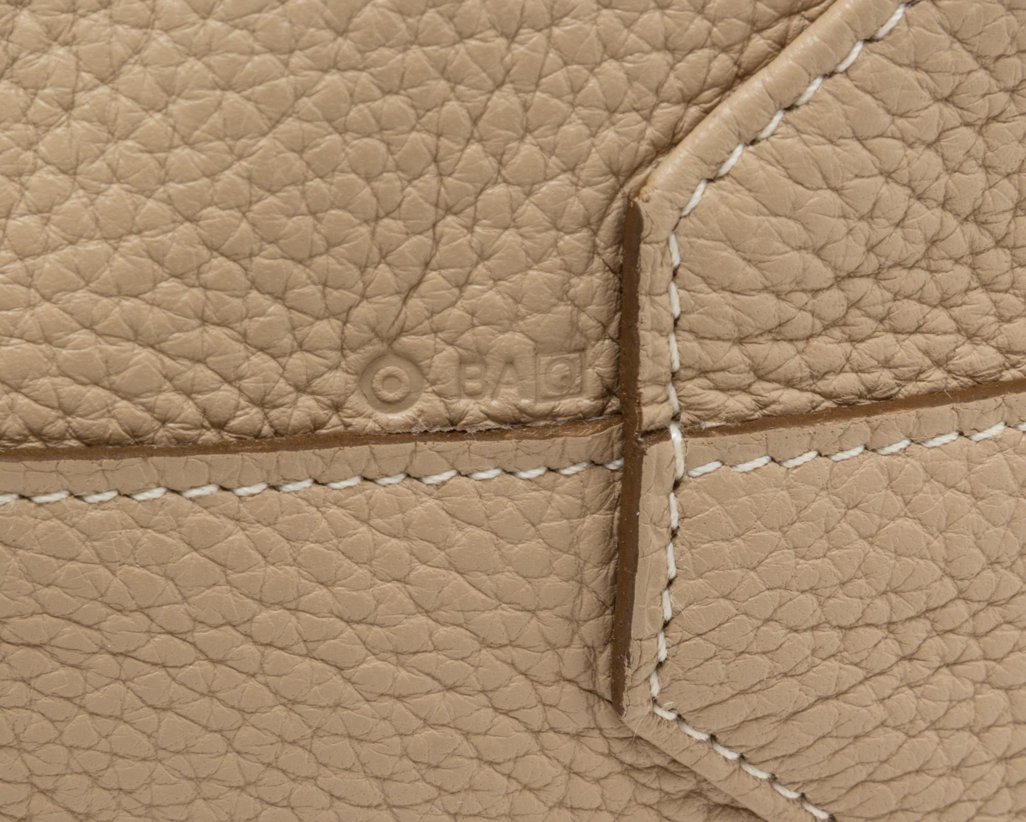 An Hermes Etoupe/Ebene 45cm Taurillon Clemence Double Sens Tote, 17.5" x 15.5" x 5".
