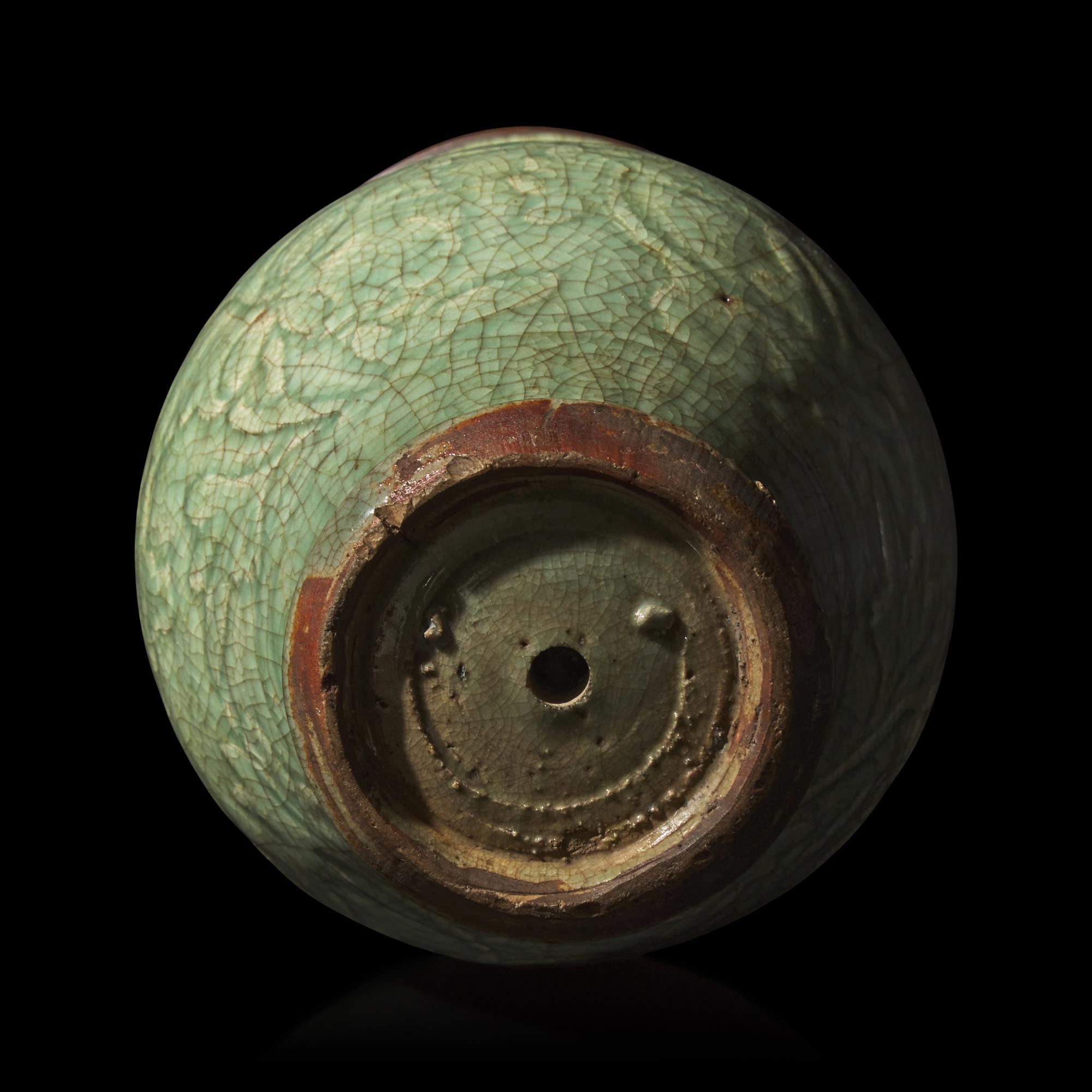A Chinese Longquan Celadon Porcelain Yenyen Vase, Mid-Late Ming Dynasty — 明中晚期 龙泉青釉刻花凤尾尊