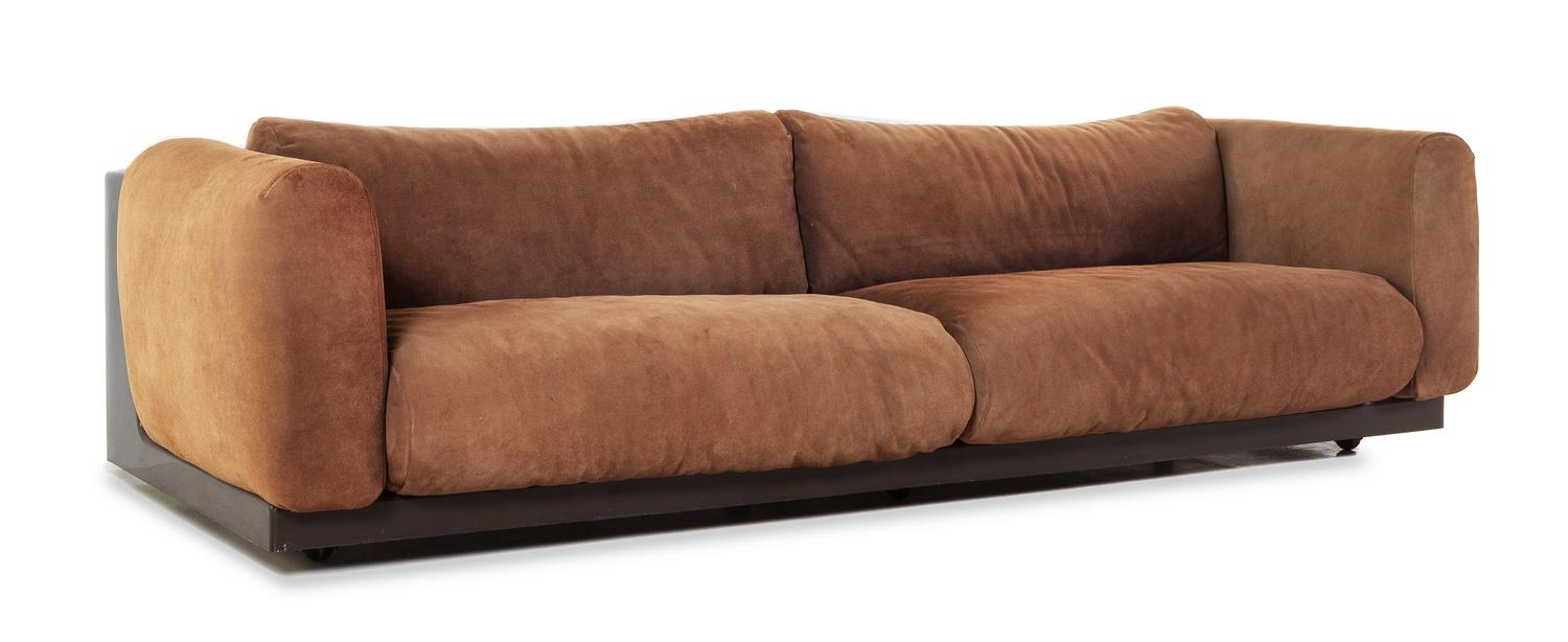 Gradual System Seating Group Comprising Three Lounge Chairs Two Expandable End Tables One Sofa Gavina, Italy