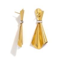YELLOW GOLD AND DIAMOND PENDANT EARRINGS