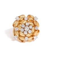 DIAMOND AND YELLOW GOLD RIBBON MOTIF RING