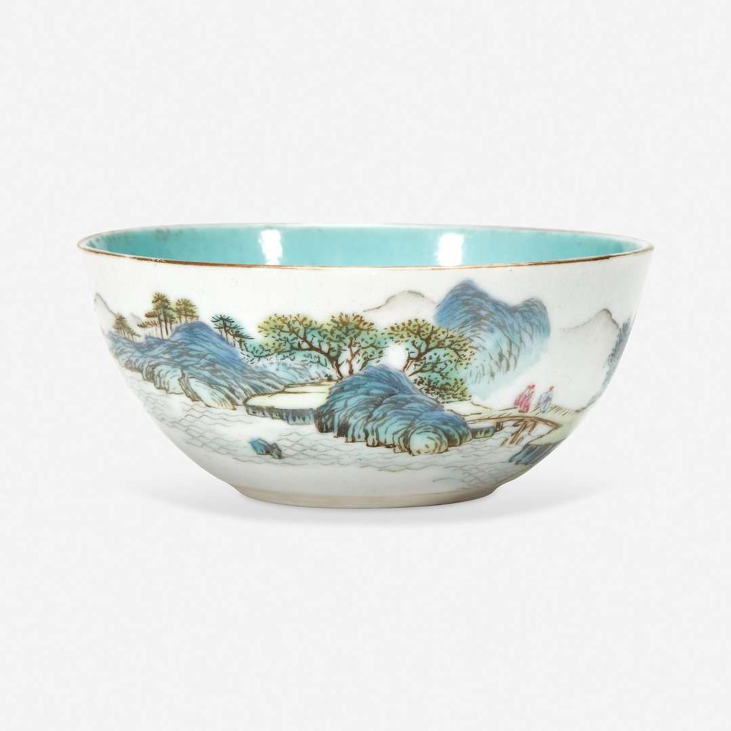 A small Chinese enameled porcelain bowl 珐琅彩小碗