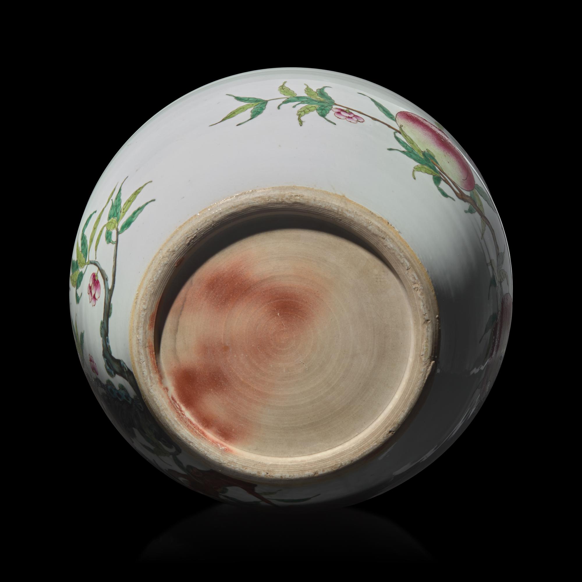 A Very Large Chinese Famille Rose Porcelain 'Nine Peaches' Tianqiuping Vase, 20th Century — 近代 粉彩九桃天球瓶
