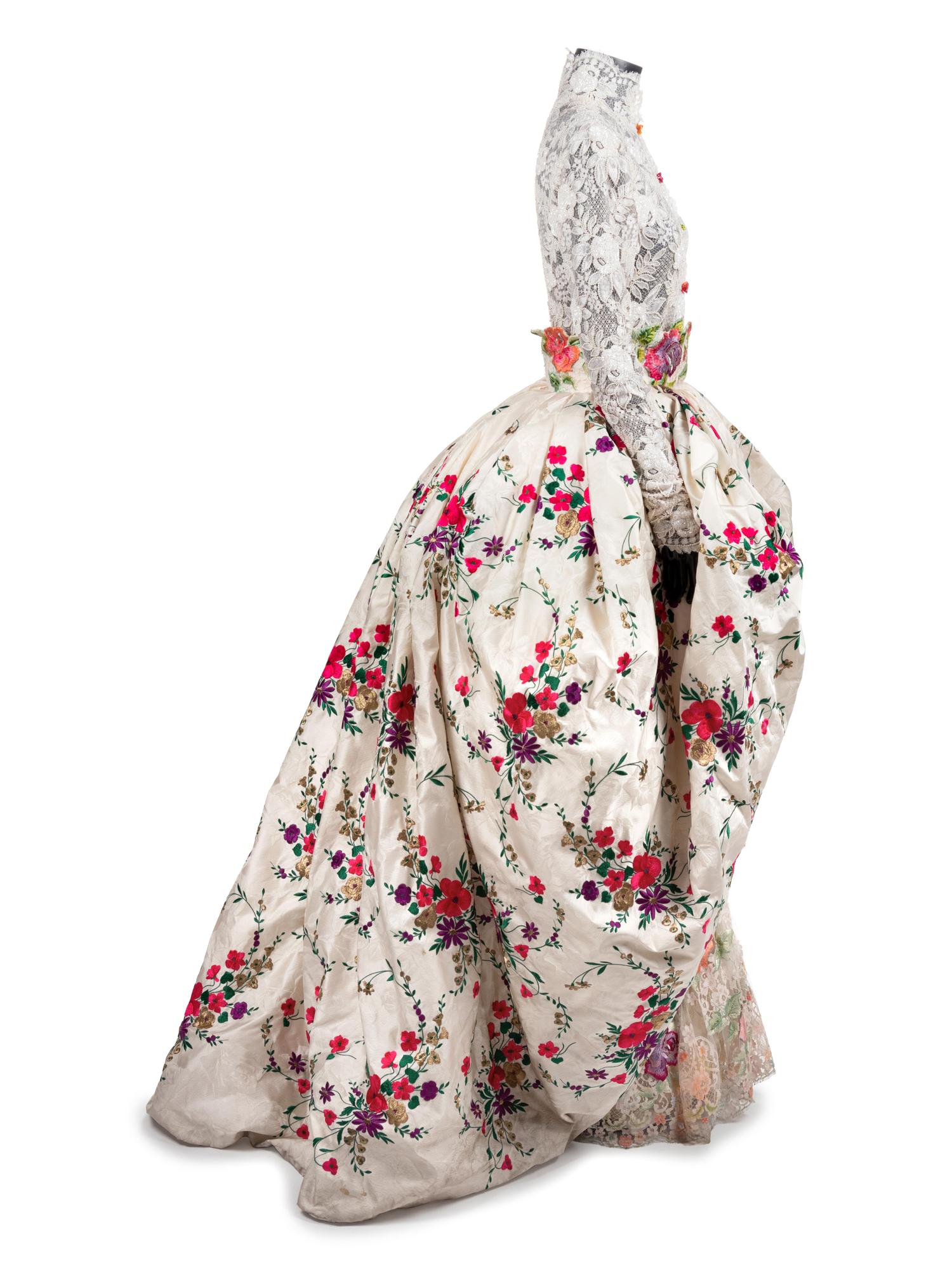 Emanuel Ungaro Haute Couture Wedding Dress, Autumn/Winter 1996-97