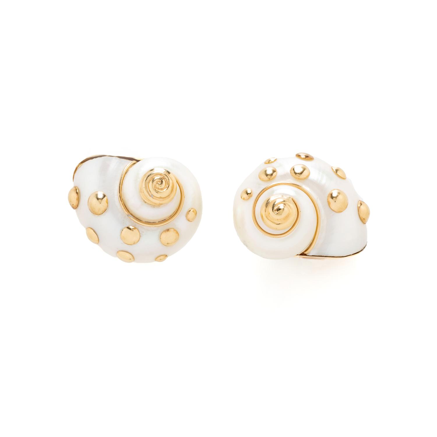 MAZ, YELLOW GOLD SHELL CLIP EARRINGS