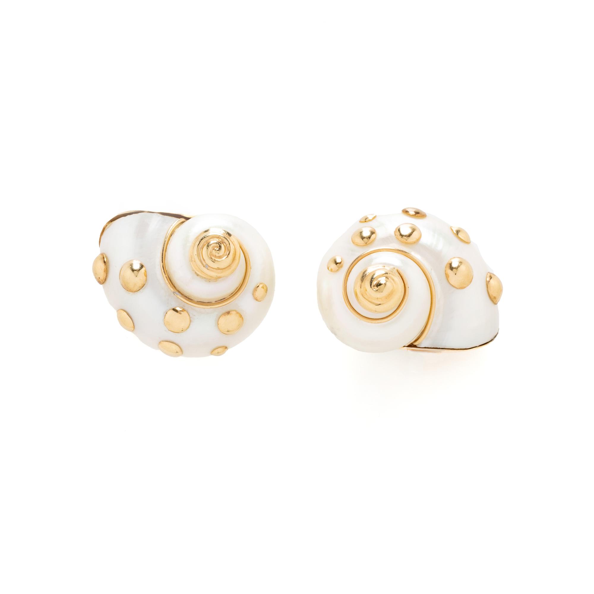 MAZ, YELLOW GOLD SHELL CLIP EARRINGS