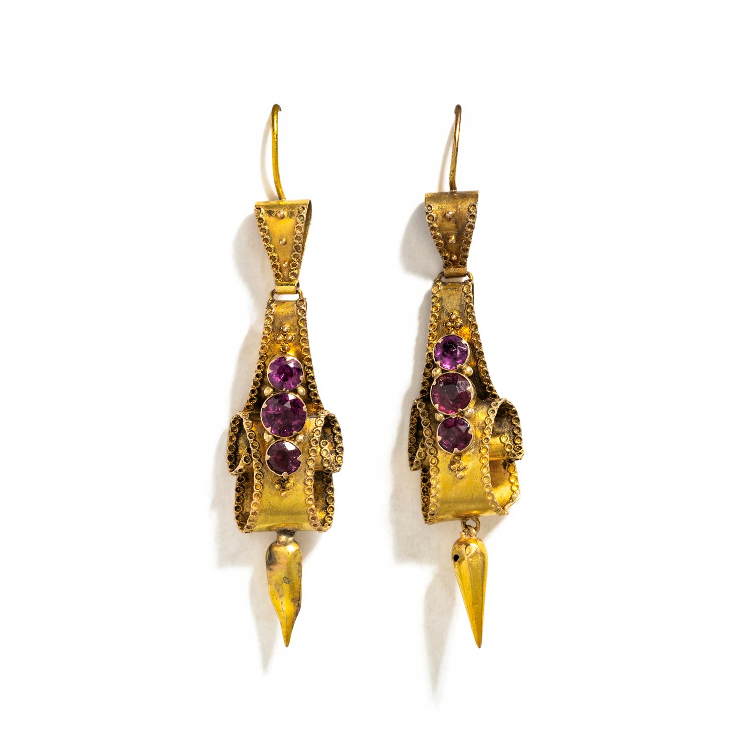 VICTORIAN, YELLOW GOLD AND GARNET EARRINGS
