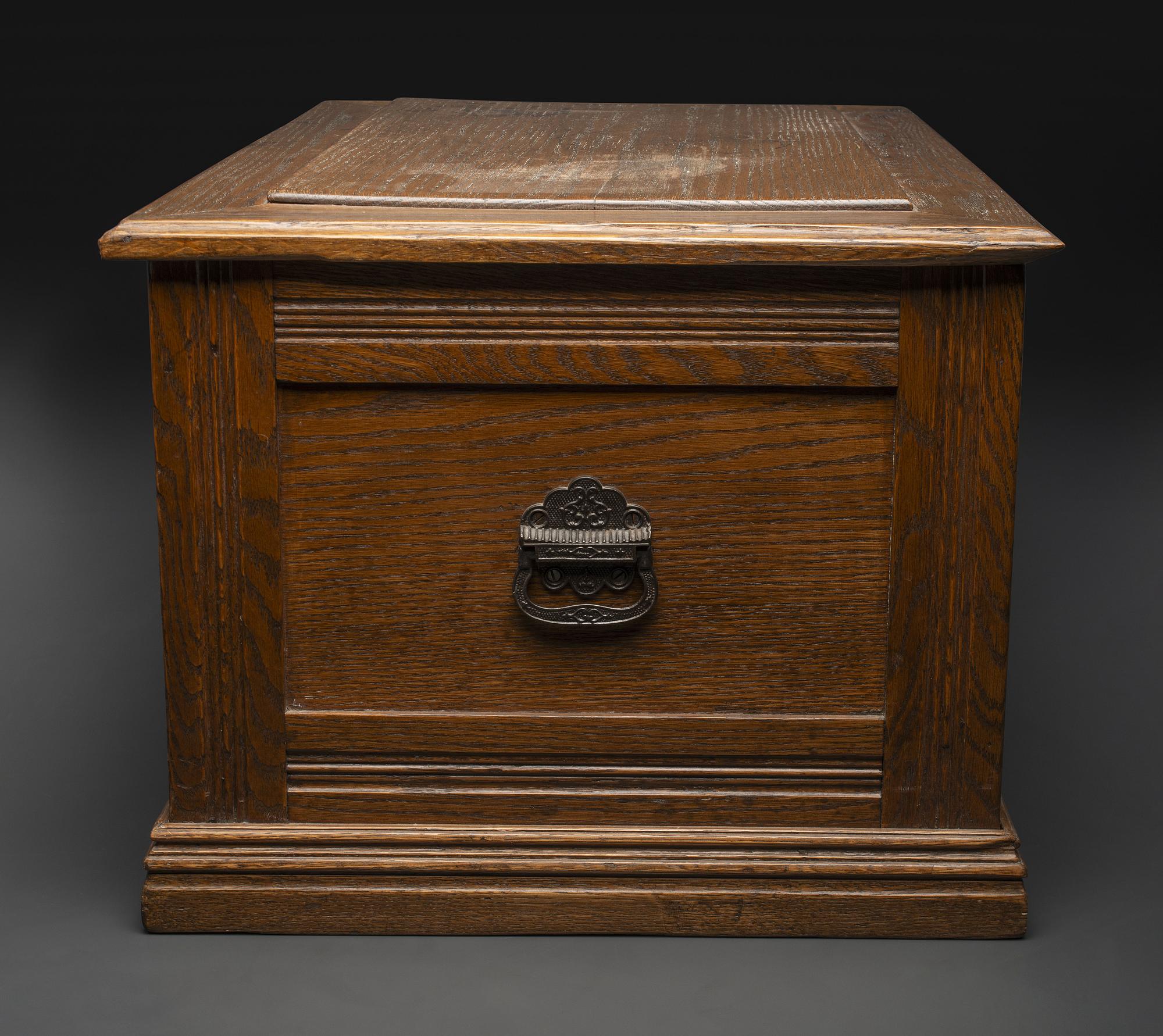 An Oak Three-Drawer Apothecary Cabinet with Specimen Tins