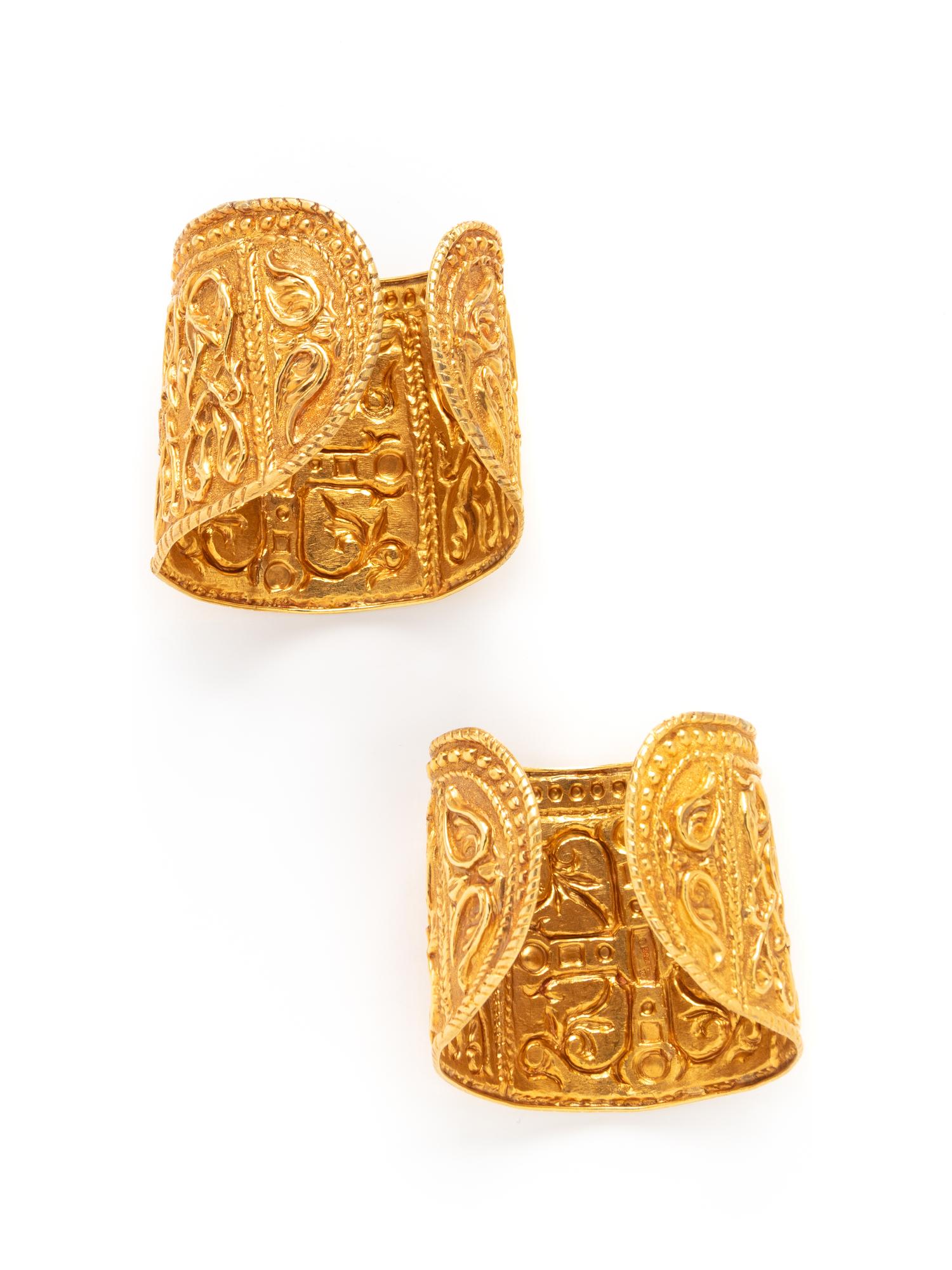 LALAOUNIS, PAIR OF HIGH KARAT GOLD CUFF BRACELETS