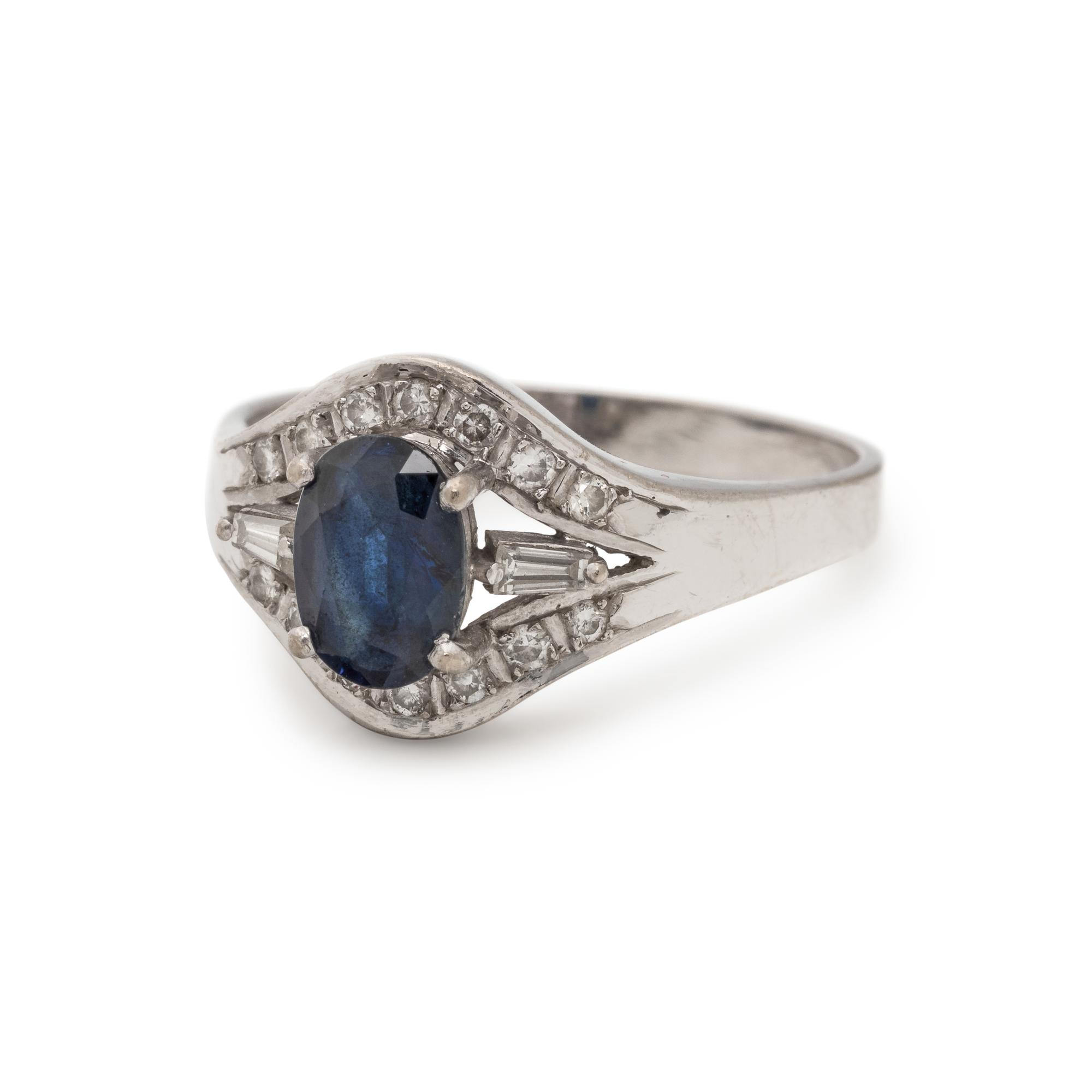 SAPPHIRE AND DIAMOND RING