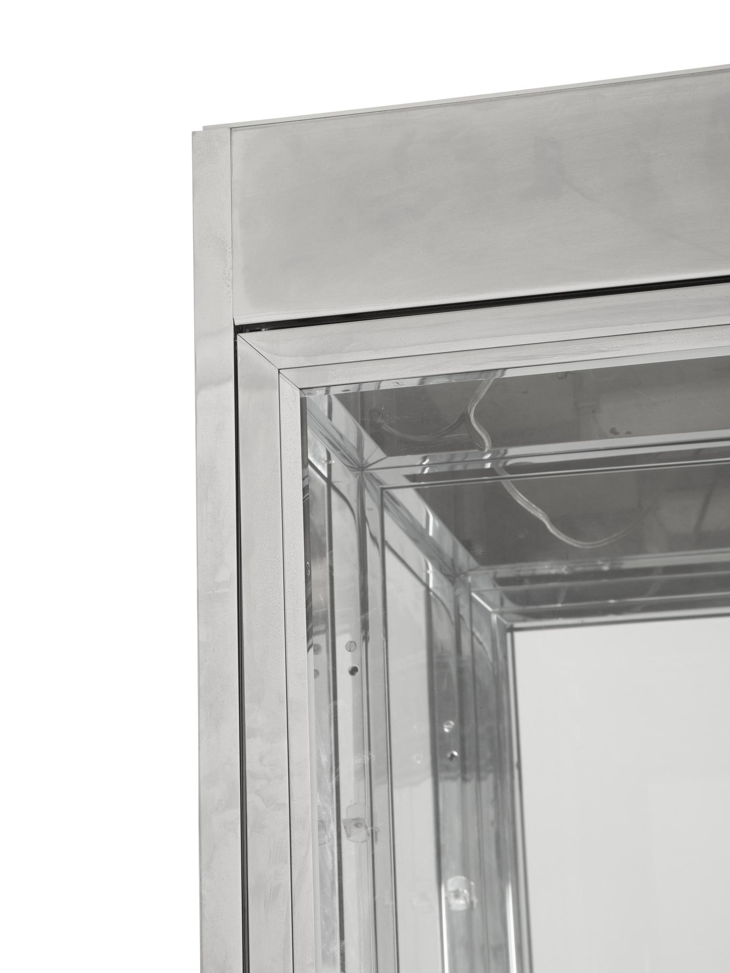 Vitrine cabinet for Pace Collection
