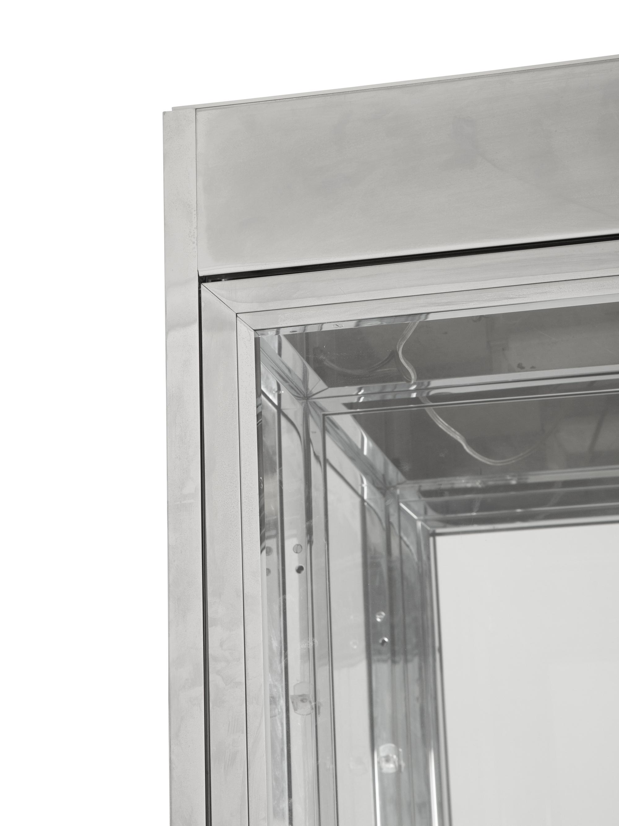 Vitrine cabinet for Pace Collection