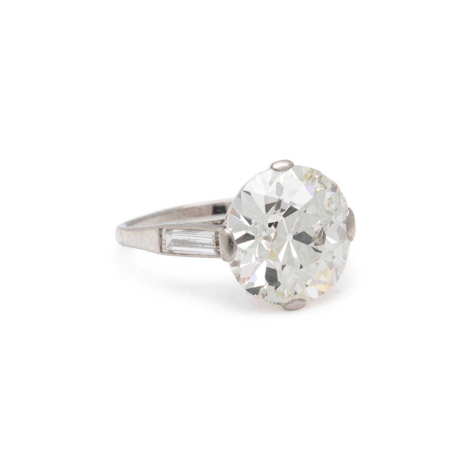 DIAMOND RING