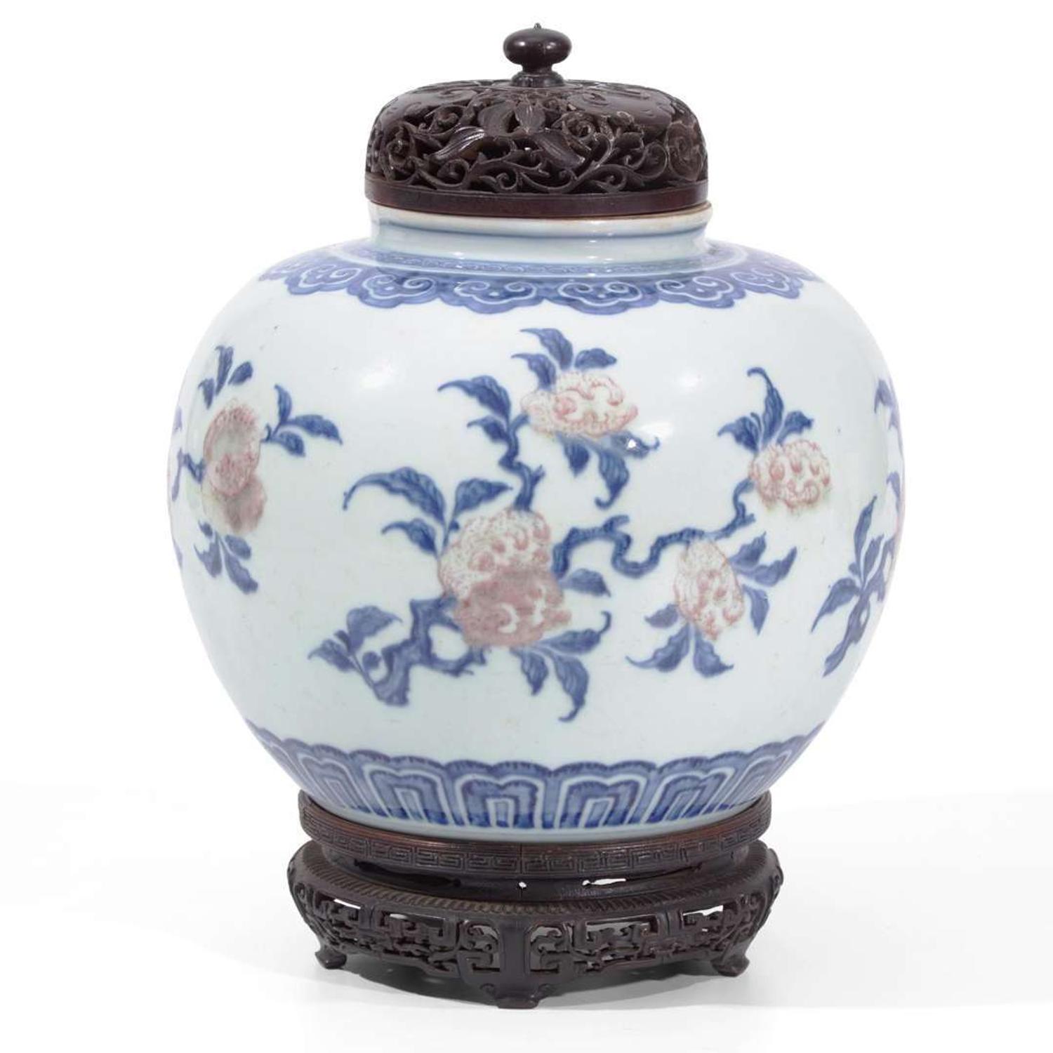 A Chinese underglaze blue and red porcelain jar 清花釉里红三多罐 18th century ????