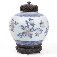 A Chinese underglaze blue and red porcelain jar 清花釉里红三多罐 18th century ????