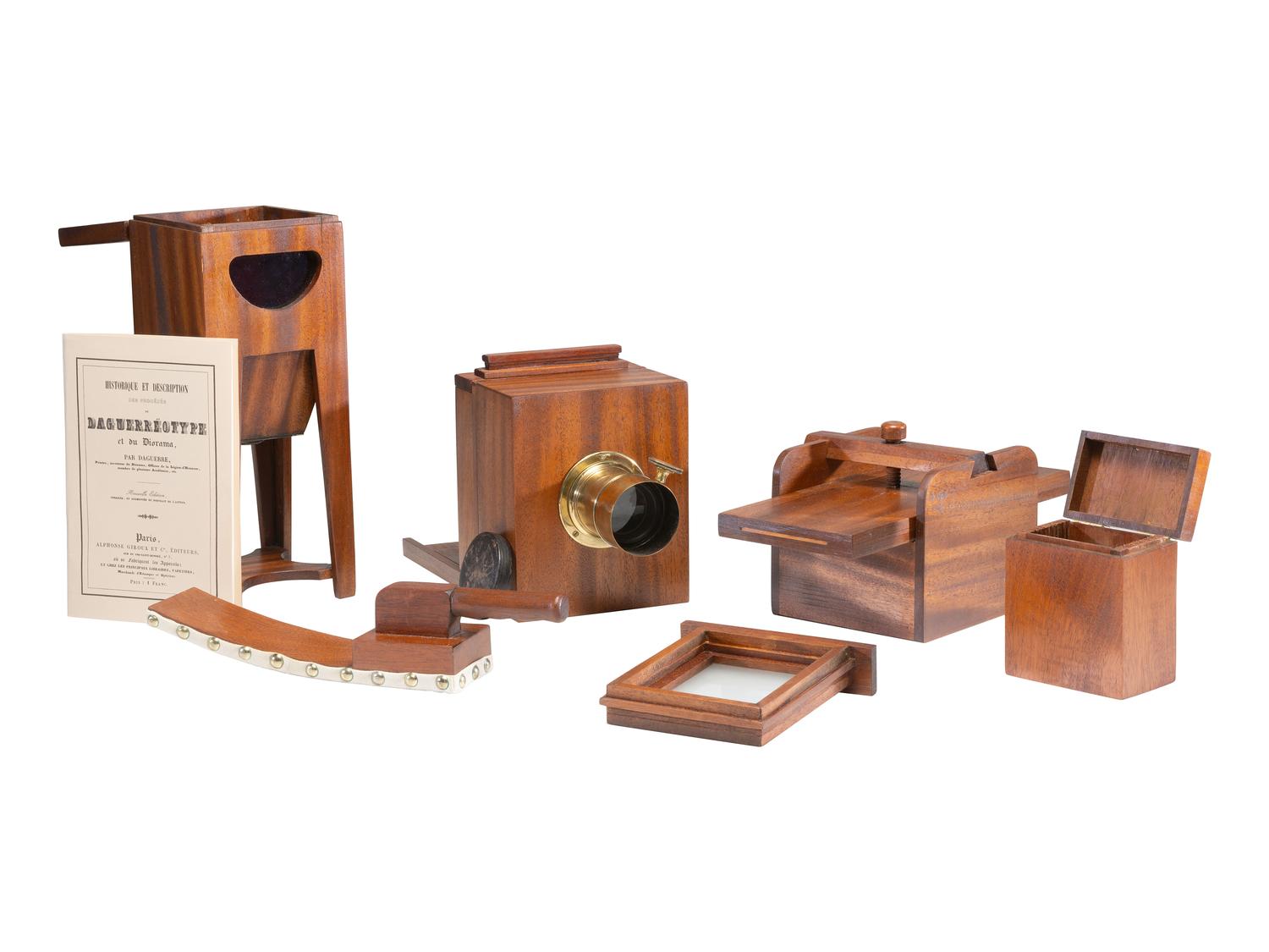 [CAMERAS]. Sixth plate daguerreotype outfit in custom box made by Robert Lisle, 1988.