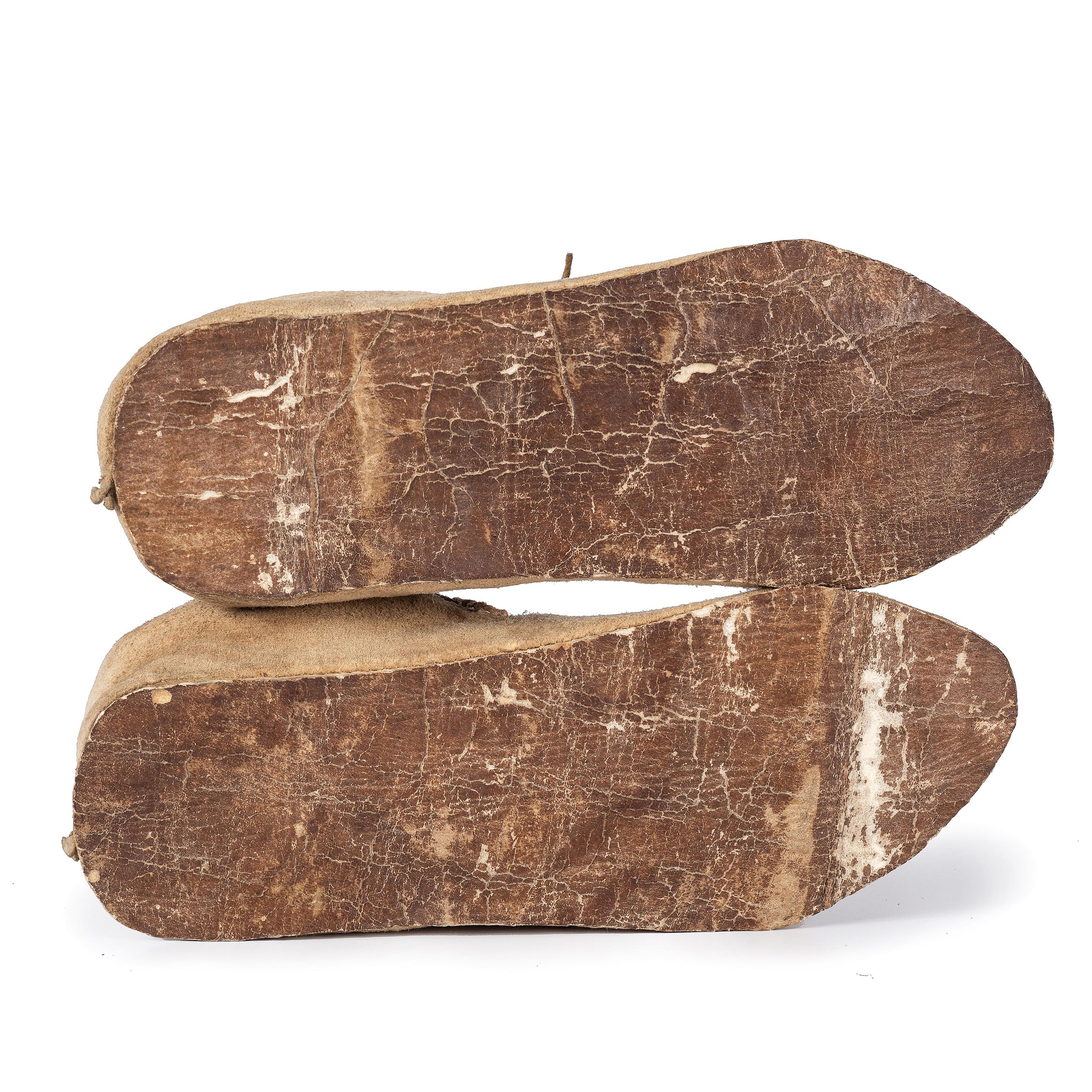 Apsáalooke (Crow) Beaded Hide Moccasins