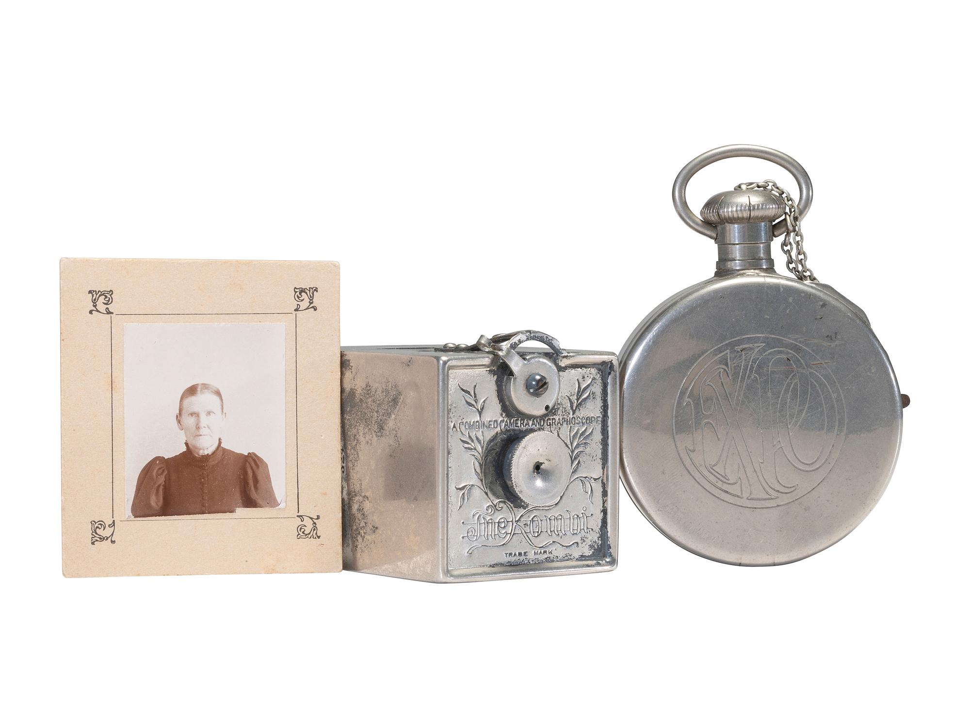 [CAMERAS]. 2 miniature cameras, incl. Kombi and Expo Watch camera.