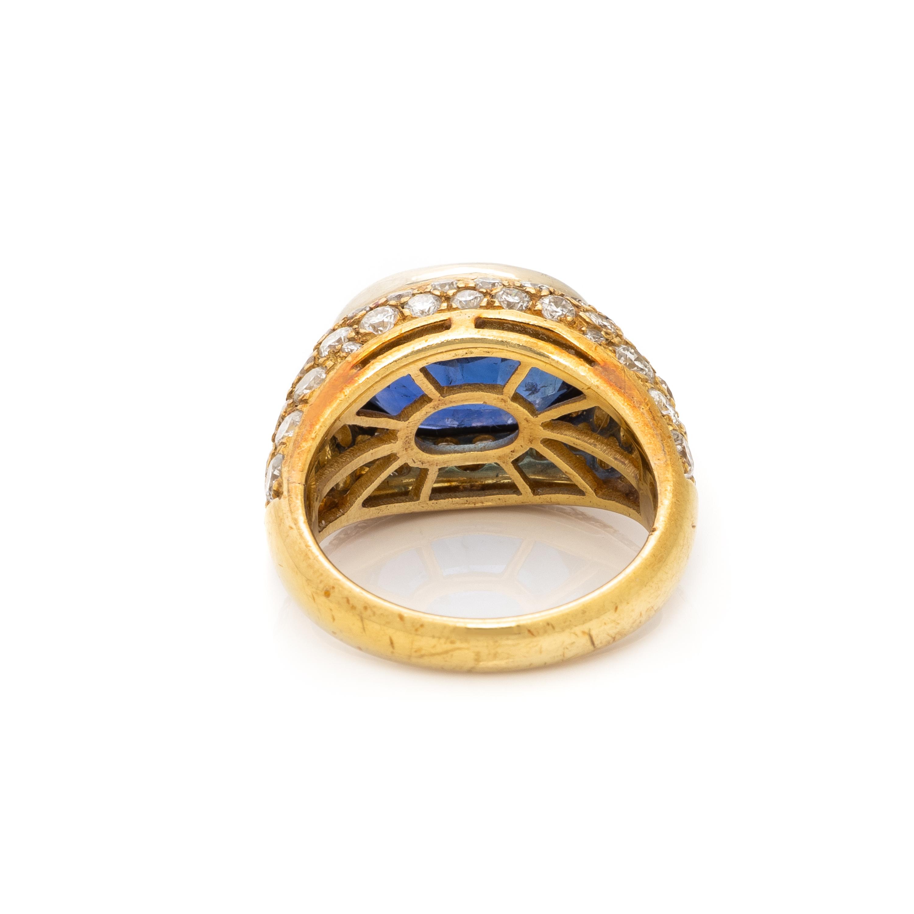 SAPPHIRE AND DIAMOND RING