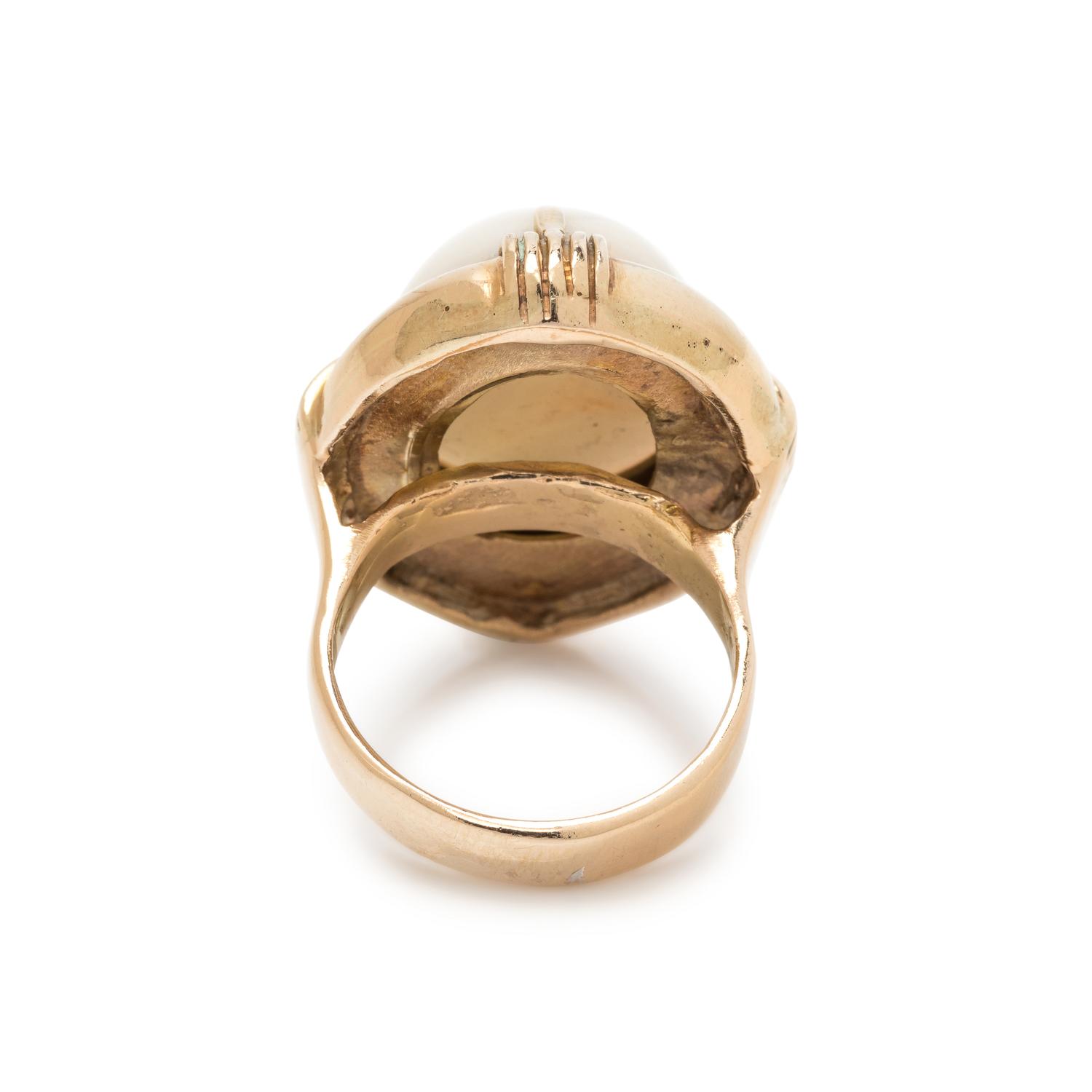 GUMPS, YELLOW GOLD AND WHITE CORAL SET