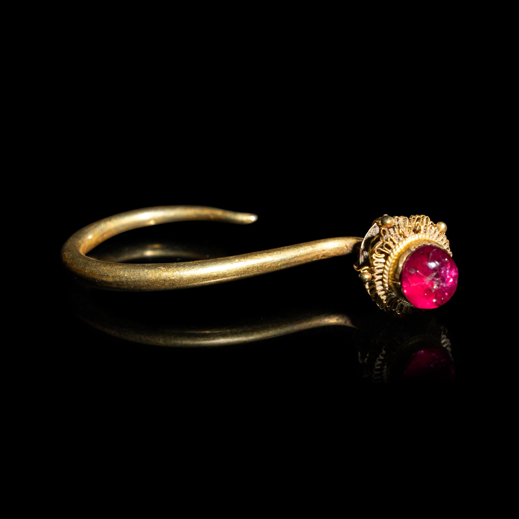 A Pair of Chinese Ruby Inset Gold 'Chrysanthemum' Earrings, Dingxiang, Ming Dynasty 明 金嵌寳花頭丁香一對