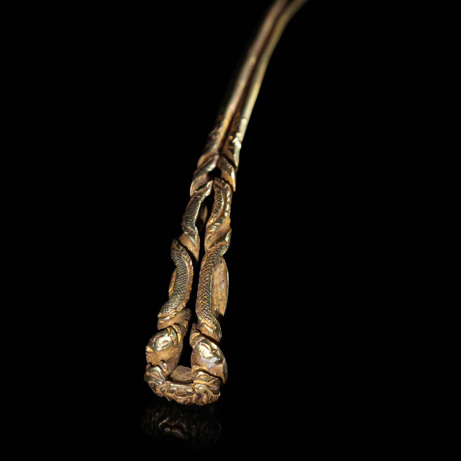 A Chinese Gold Hairpin, Chai, Yuan Dynasty 元 金螭虎釵
