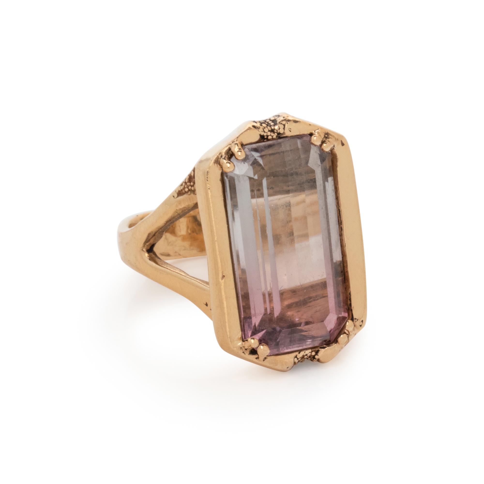 YELLOW GOLD AND TOURMALINE RING