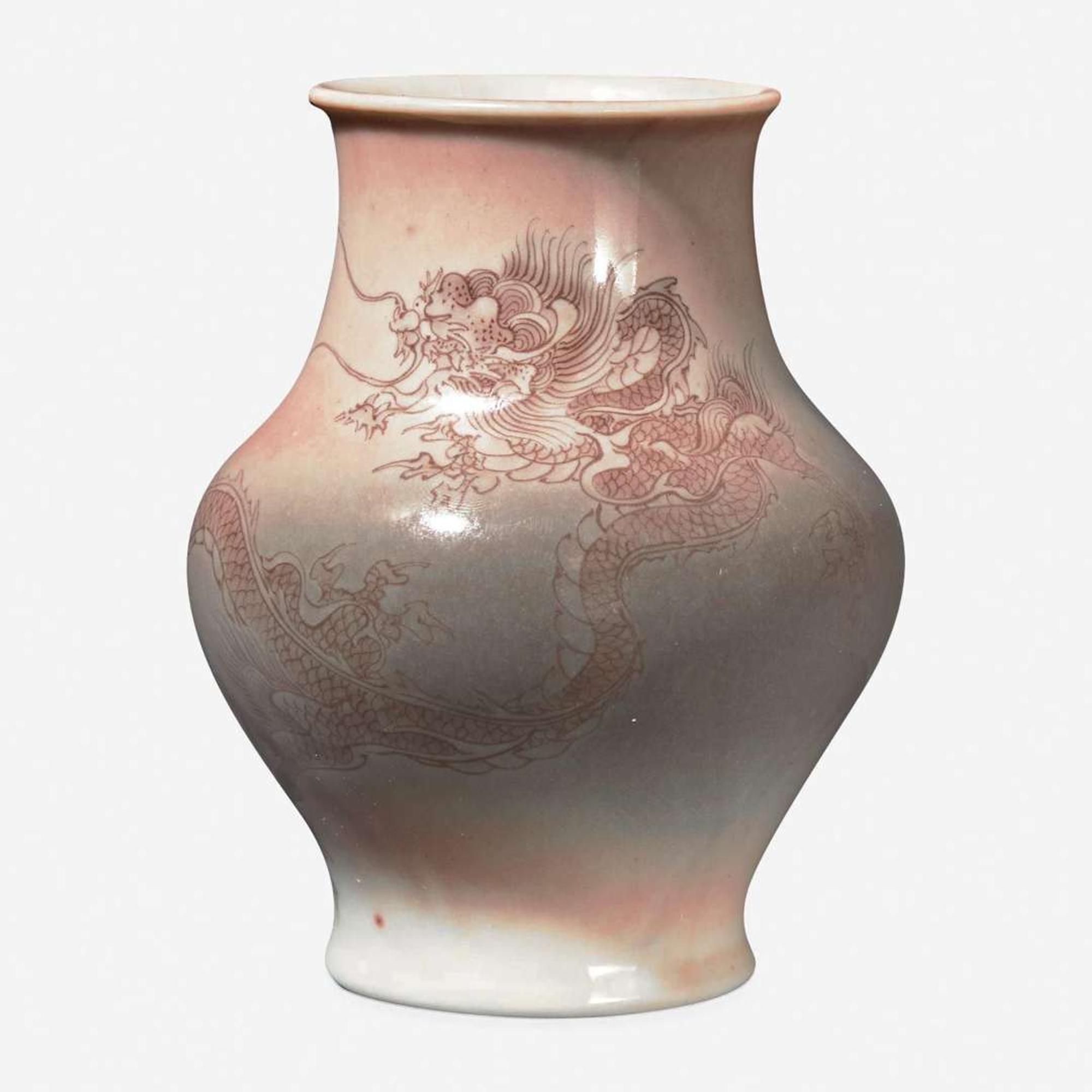 A small Japanese porcelain "Dragon" vase, Makuzu Kozan 宮川香山 日本小龍紋瓷瓶 Meiji period ??