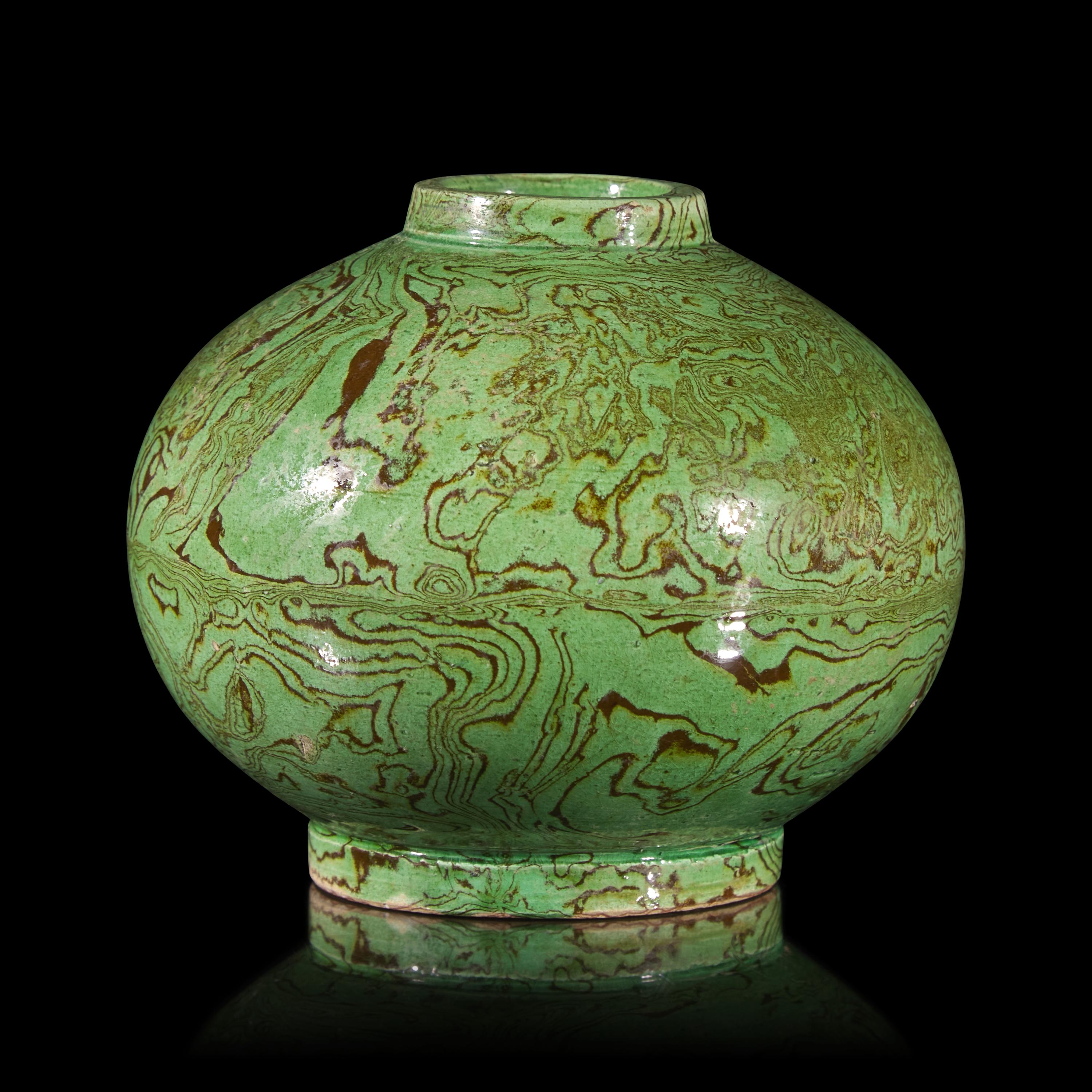 A Chinese Green Glazed Marbled Pottery Jar — 綠釉攪胎罐