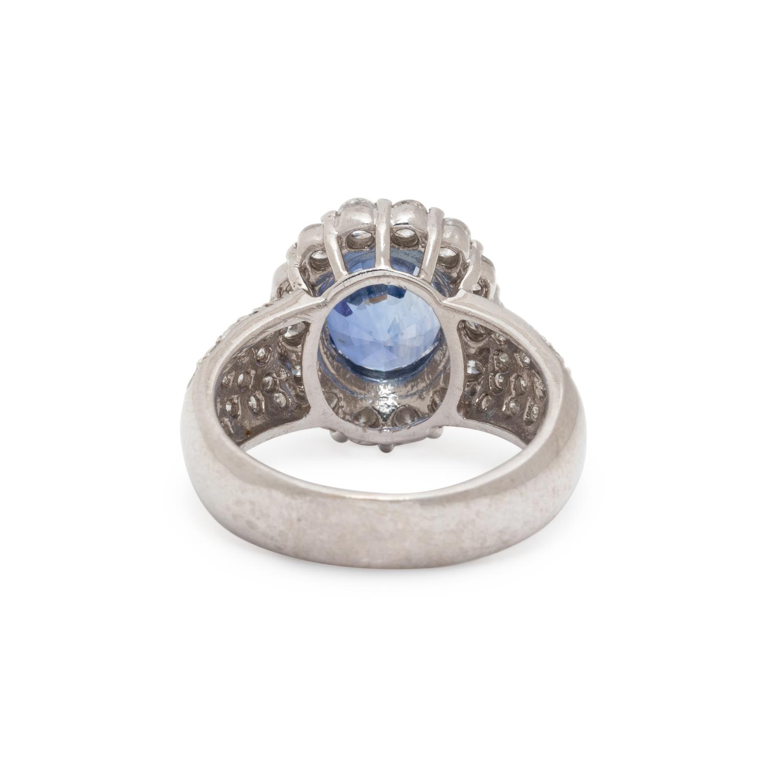 SAPPHIRE AND DIAMOND RING