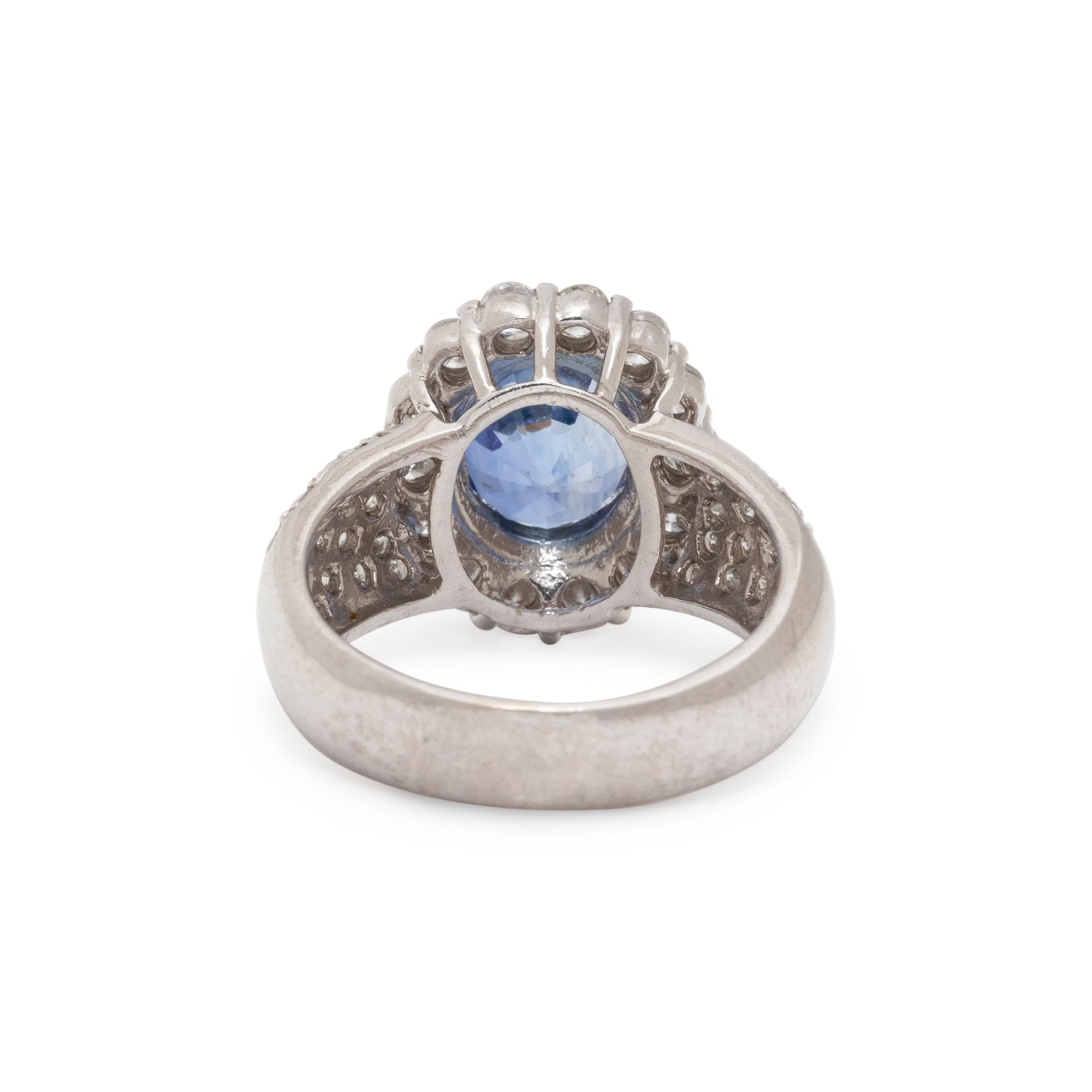 SAPPHIRE AND DIAMOND RING