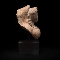 An Indian carved stone bust of a female deity 印度石雕女性神像 12th Century or earlier ???????