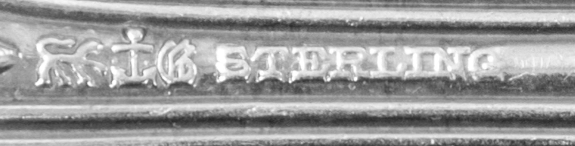 An American Silver Flatware Service, Gorham Mfg. Co., Providence, RI, King George pattern, comprising: 13 luncheon knives 14 fish knive