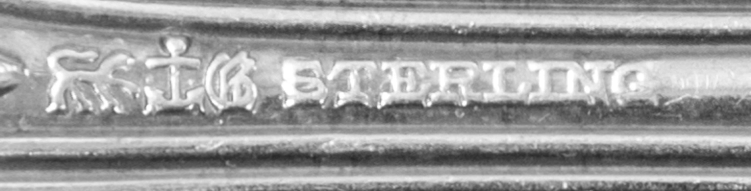 An American Silver Flatware Service, Gorham Mfg. Co., Providence, RI, King George pattern, comprising: 13 luncheon knives 14 fish knive