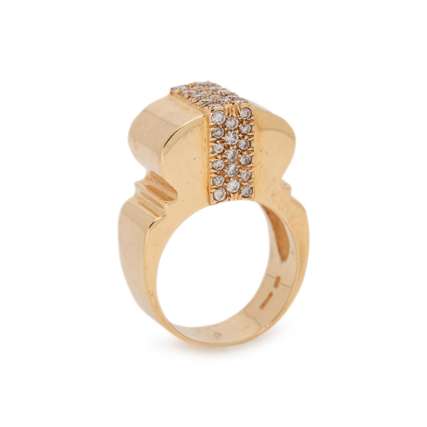 YELLOW GOLD AND DIAMOND RING