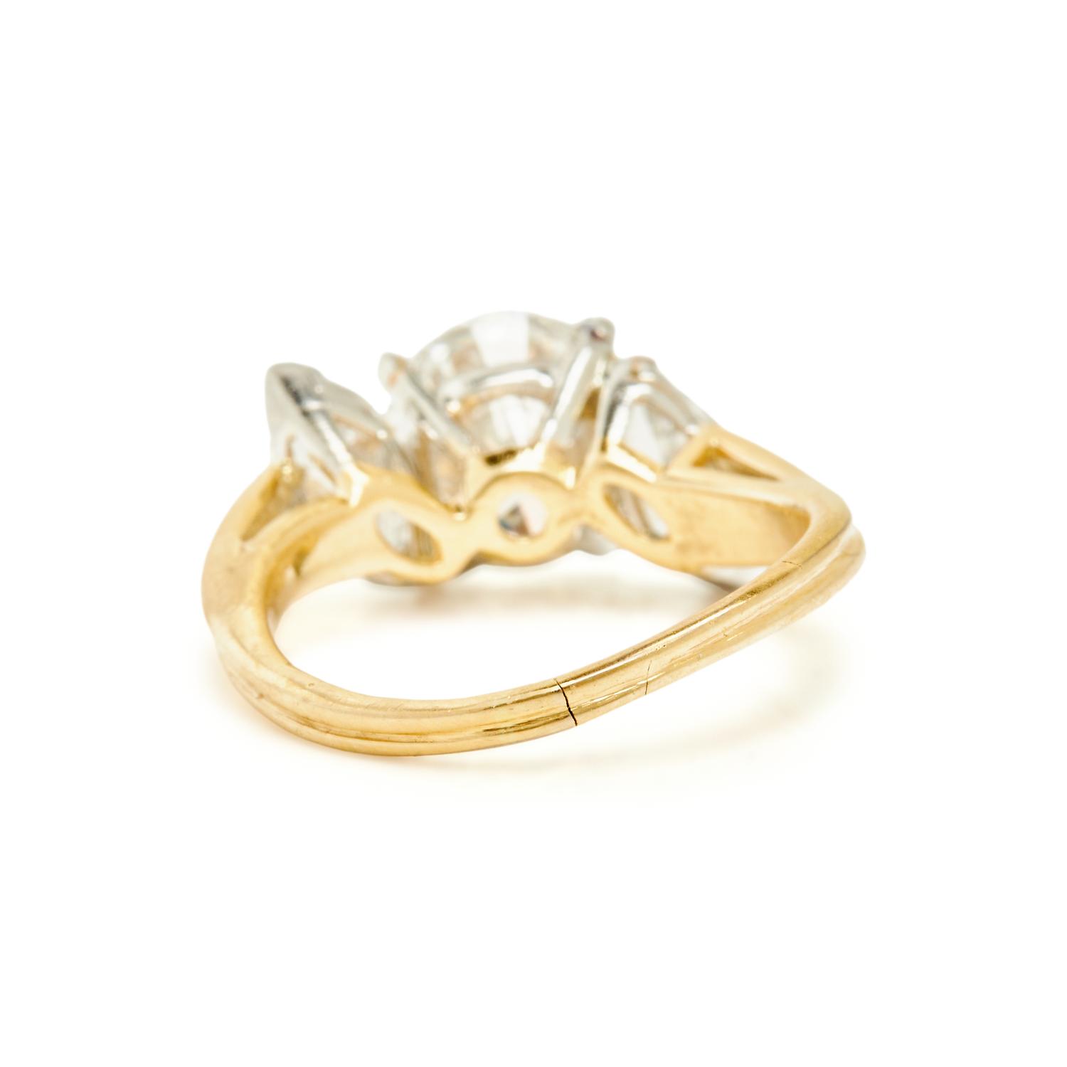 DIAMOND RING