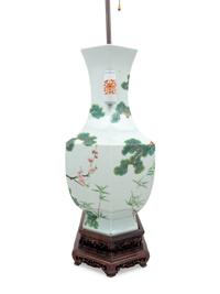 A Chinese Export Porcelain Table Lamp