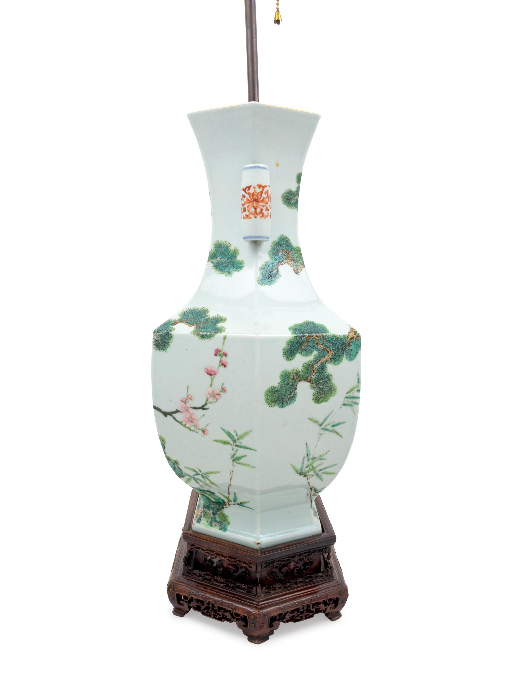 A Chinese Export Porcelain Table Lamp