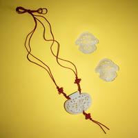Two Chinese Reticulated White Jade Parfumieres, 19th/Early 20th Century — 清晚期 白玉鏤雕花卉紋香囊兩枚