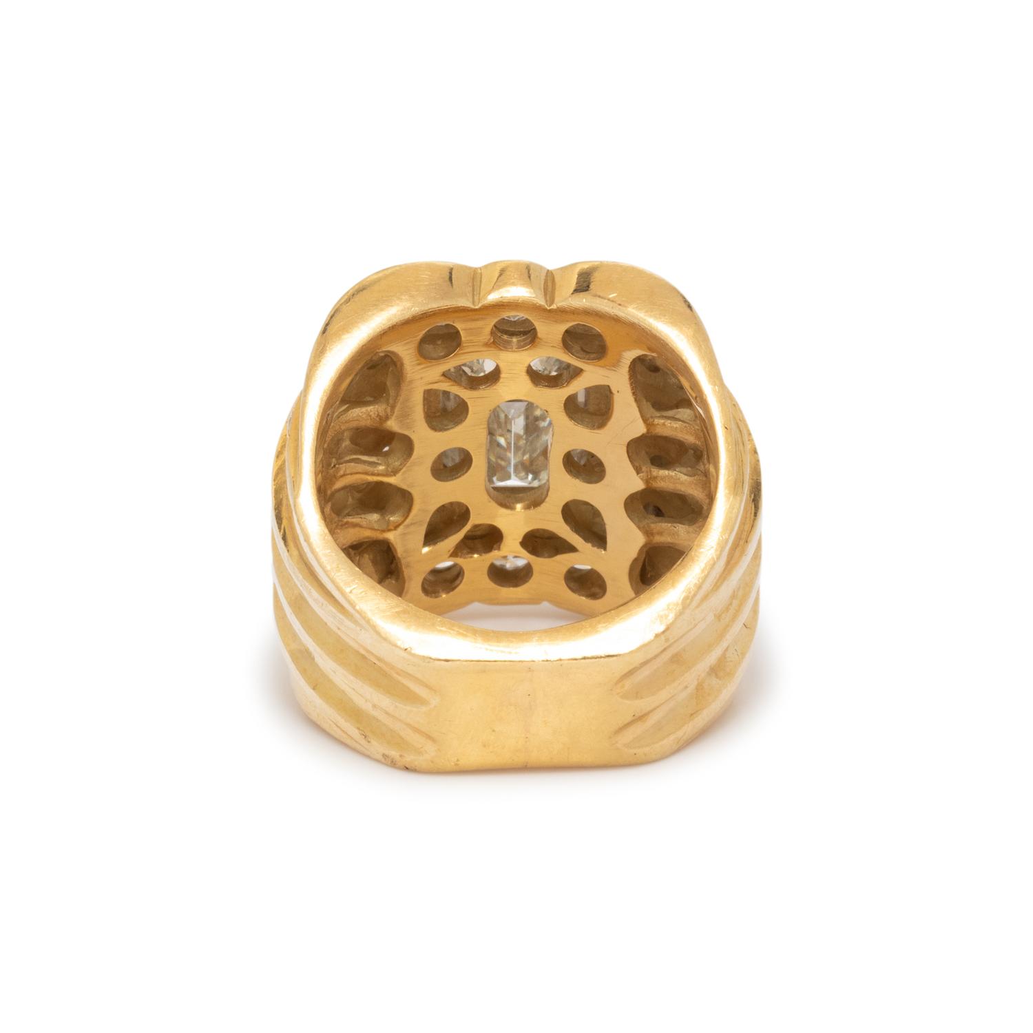 DIAMOND AND YELLOW GOLD RING